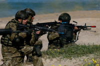 Mất bảo trợ của Mỹ, châu Âu sẽ phải mua ngay lập tức 400 máy bay và 600 xe tăng