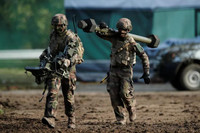 Mất bảo trợ của Mỹ, châu Âu sẽ phải mua ngay lập tức 400 máy bay và 600 xe tăng