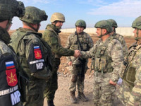 [ẢNH] Pháo binh Thổ Nhĩ Kỳ bất ngờ tấn công dữ dội quân đội chính phủ Syria