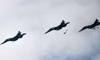 [ẢNH] Hàng chục máy bay Nga tấn công dữ dội phiến quân khủng bố tại Syria