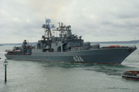 [ẢNH] Tàu chiến Nga hướng toàn bộ 32 tên lửa vào tiêm kích Anh khi bị áp sát?