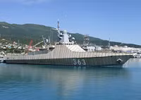 [ẢNH] Nga nói gì khi chiến hạm Dự án 22160 bị chỉ trích 