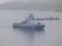 [ẢNH] Nga nói gì khi chiến hạm Dự án 22160 bị chỉ trích 