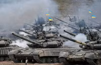 [ẢNH] Căng thẳng tăng cao khi Ukraine dồn pháo binh tầm xa và tên lửa tới sát Donbass