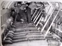 [ẢNH] Việt Nam hoán cải vận tải cơ An-26 thành máy bay ném bom cực mạnh