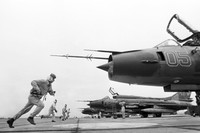 [ẢNH] Giải mật vụ 100 máy bay Liên Xô suýt tấn công hạt nhân NATO