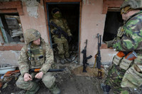 [ẢNH] Ly khai miền Đông phải cầm cự tối thiểu 14 giờ trong lúc chờ quân Nga giải cứu