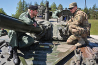 Mỹ tạo ra phương tiện hoàn hảo cho cuộc chiến trên bộ với Nga