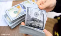 Thế giới bán tháo đồng USD, tích trữ vàng, do căng thẳng quan hệ Mỹ- Nga
