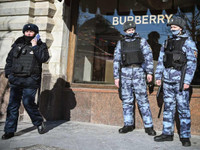 Anh âm thầm đi đầu trong việc dỡ bỏ các lệnh trừng phạt chống Nga?