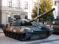 [ẢNH] Ukraine tung vào chiến trường miền Đông xe tăng chủ chiến mạnh hơn T-72B3