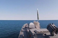 Chiến hạm Nga bắn hỏng tàu hải quân Ukraine bằng... tên lửa phòng không