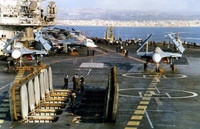 Vì sao tàu sân bay duy nhất của Nga tuy cũ kĩ nhưng vẫn khiến kẻ thù lo sợ?