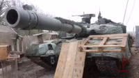 Bí ẩn tình huống xe tăng nghi là loại T-90M tối tân của Nga bị tiêu diệt tại Ukraine