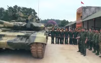 [ẢNH] Báo Nga ngạc nhiên và thích thú trước xe tăng T-90 bằng bê tông của Việt Nam