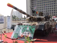 [ẢNH] Xe tăng Trung Quốc gặp khó khăn nghiêm trọng vì động cơ Ukraine