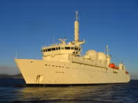 [ẢNH] Tàu trinh sát điện tử Pháp tấn công chế áp S-400 Nga tại Crimea