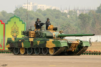 [ẢNH] Xe tăng Trung Quốc gặp khó khăn nghiêm trọng vì động cơ Ukraine