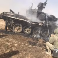 [ẢNH] BMP-2 của Nga bắn nhầm tên lửa vào T-90A gây thiệt hại nghiêm trọng