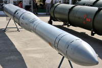 [ẢNH] Nga chào hàng hệ thống tên lửa diệt cả tàu chiến lẫn mục tiêu mặt đất