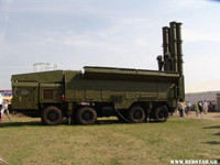 [ẢNH] Nga chào hàng hệ thống tên lửa diệt cả tàu chiến lẫn mục tiêu mặt đất