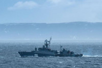 [ẢNH] 10 tên lửa Nga buộc tàu chiến Anh rời Biển Đen