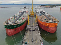 Phương Tây quyết tâm xóa bỏ 'Hạm đội bóng tối' của Nga