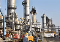 Ông Trump yêu cầu OPEC+ hạ giá dầu để giảm nguồn thu của Nga
