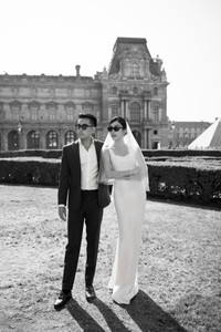 Á hậu Phương Anh tung ảnh cưới chụp tại tháp Eiffel