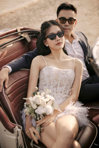 Á hậu Phương Anh tung ảnh cưới chụp tại tháp Eiffel