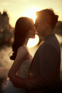 Á hậu Phương Anh tung ảnh cưới chụp tại tháp Eiffel