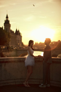 Á hậu Phương Anh tung ảnh cưới chụp tại tháp Eiffel