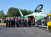 Mỹ tốn số tiền khổng lồ 200 triệu USD cho việc tái sản xuất một tiêm kích F-22