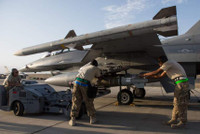 Tên lửa AIM-120 AMRAAM trên tiêm kích F-16 gây nguy cơ lớn cho Không quân Nga