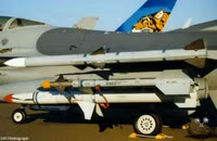 Tên lửa AIM-120 AMRAAM trên tiêm kích F-16 gây nguy cơ lớn cho Không quân Nga