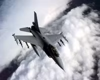Tên lửa AIM-120 AMRAAM trên tiêm kích F-16 gây nguy cơ lớn cho Không quân Nga