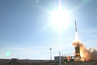 Tên lửa siêu thanh Fattah-2 do Iran chế tạo chỉ đóng vai trò 'mồi bẫy'?