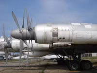 Nga nhớ về máy bay chở khách Tu-114 khi MS-21 và SJ-100 chậm trễ