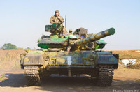 [ẢNH] Nga tung đòn hiểm vô hiệu hóa hàng trăm xe tăng Ukraine mà không cần vũ khí