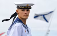 Hạm đội Baltic triển khai hàng chục tàu chiến sẵn sàng ngăn chặn EU bắt tàu chở dầu