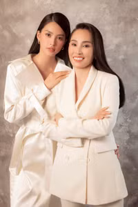 Tiểu Vy lưu lại hình ảnh tuổi thanh xuân cùng mẹ