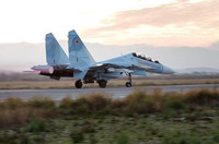 [ẢNH] Phiến quân bắn tên lửa vào căn cứ Nga gây thương vong nghiêm trọng?