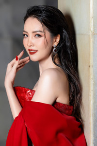 Á hậu Thuỵ Vân: 