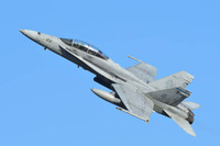 Nguyên nhân nào khiến tiêm kích F/A-18 Mỹ bị tuần dương hạm quân nhà bắn nhầm?