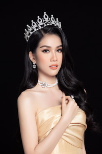 Nhan sắc Hoa hậu Đỗ Thị Hà sau một tháng đăng quang