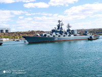 [ẢNH] Tuần dương hạm Moskva sẵn sàng giám sát nhóm tấn công tàu sân bay Anh