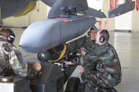 [ẢNH] ‘Đại bàng bất bại‘ F-15E gây sốc khi mang cùng lúc 5 tên lửa tàng hình nặng 1 tấn