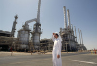 Nga dùng trần giá và lệnh cấm vận để đẩy dầu Saudi Arabia ra khỏi Trung Quốc