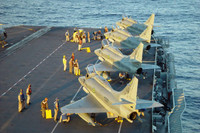 [ẢNH] Brazil bán thanh lý tàu sân bay cực mạnh với giá chỉ... 1,275 triệu USD