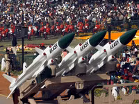 [ẢNH] Vì sao tên lửa phòng không Akash của Ấn Độ chưa hấp dẫn đối tác?